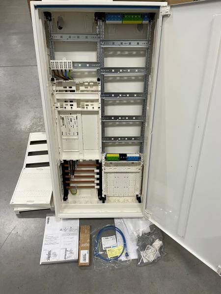 Hager Einfamilienhaus Zählerschrank 1x eHZ Zählerfeld + 1x Verteilerfeld 5-reihig 1100mm mit APZ-Raum (inkl. RJ45-Buchse) !! 16mm² Vorverdrahtung !!